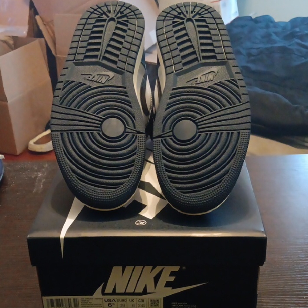 Jordan 1 Retro High OG "Midnight Navy" M6.5/W8 NEW W/OG BOX - Picture 9 of 9